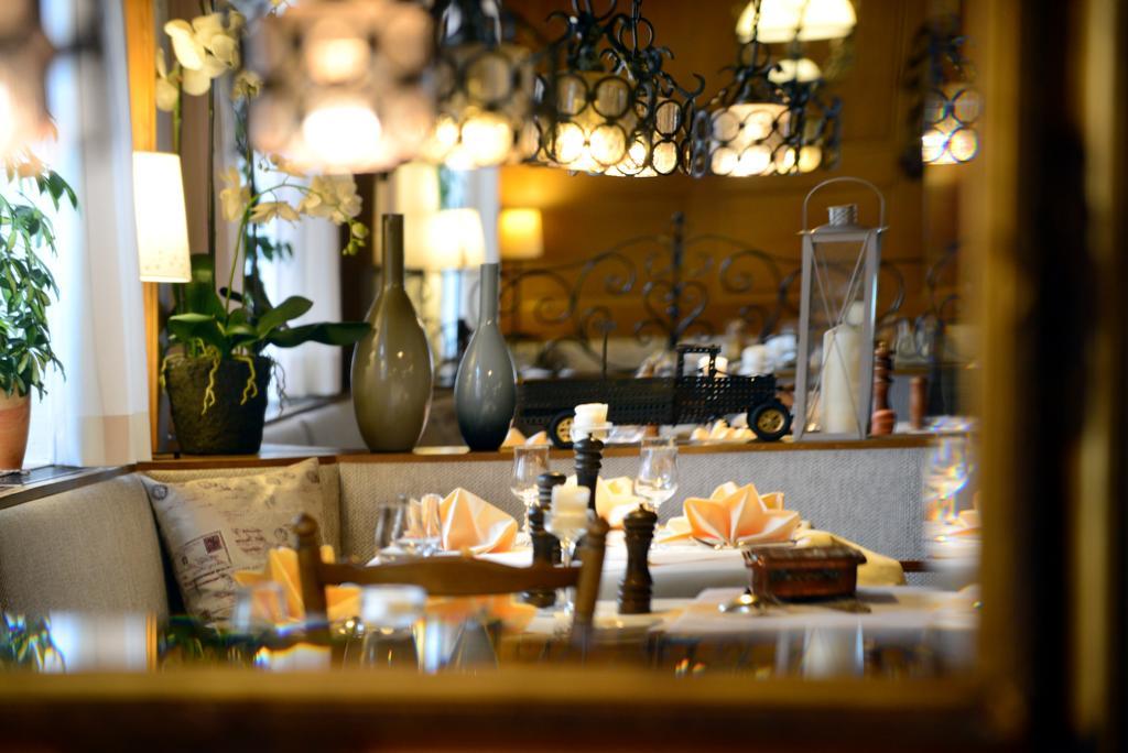Hotel Hohenstaufen Göppingen Buitenkant foto