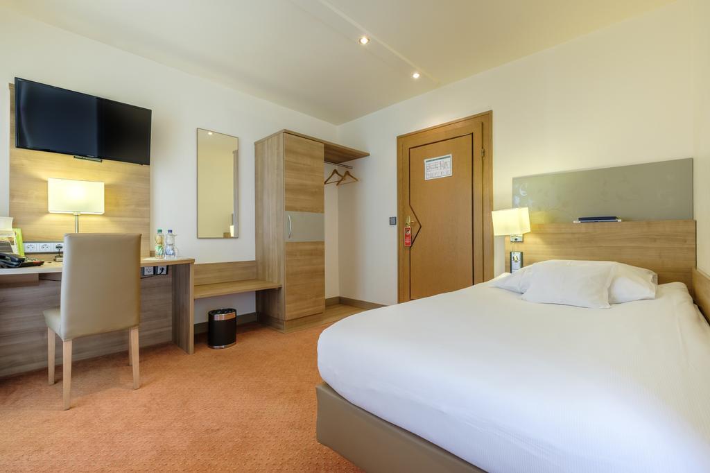 Hotel Hohenstaufen Göppingen Buitenkant foto
