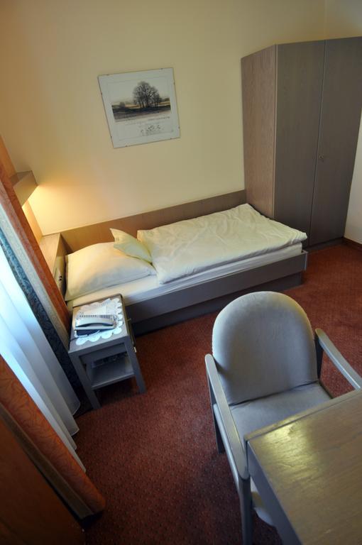 Hotel Hohenstaufen Göppingen Kamer foto