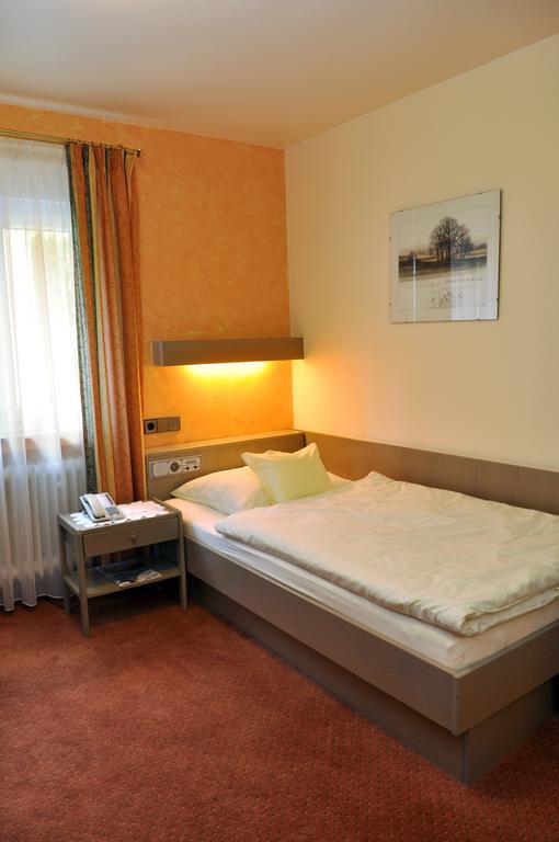 Hotel Hohenstaufen Göppingen Buitenkant foto